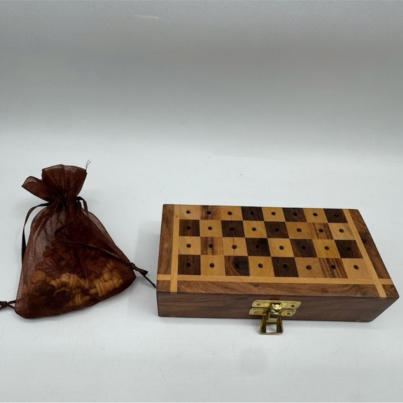 Vintage Wooden Travel Chess Set – Compact Folding Game Box - Picture 4 of 5